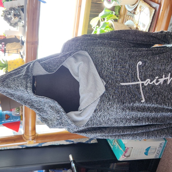 FAITH top - Picture 5 of 6